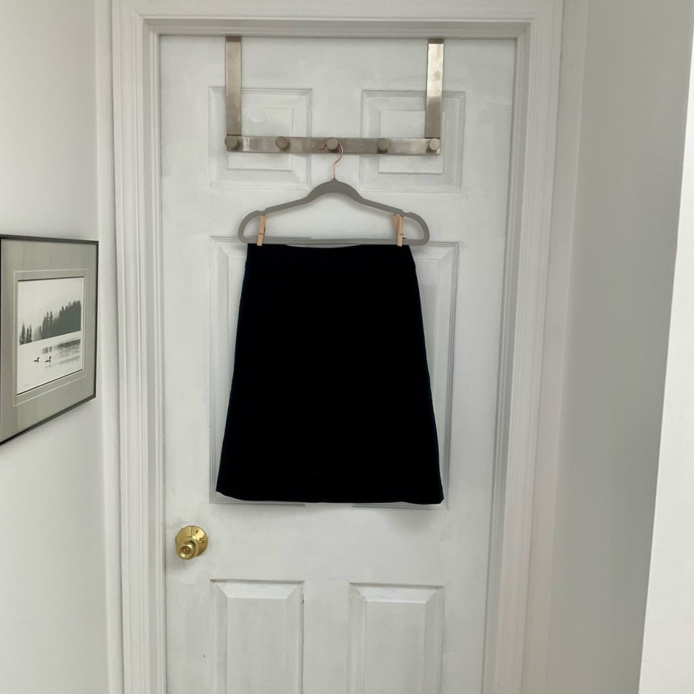 NWT Banana Republic Classic Black Women's Skirt - new with tags